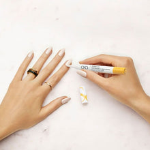 Charger l'image dans la galerie, Traitement CND SolarOil huile à Cuticle Format Stylo - 2.5ml